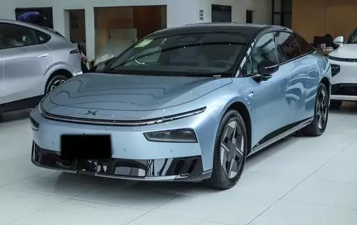 Nouvelle fa&ccedil;ade du coup&eacute; PHEV