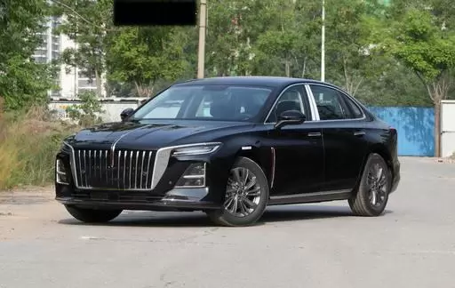 Nouvelle berline de luxe vue lat&eacute;rale