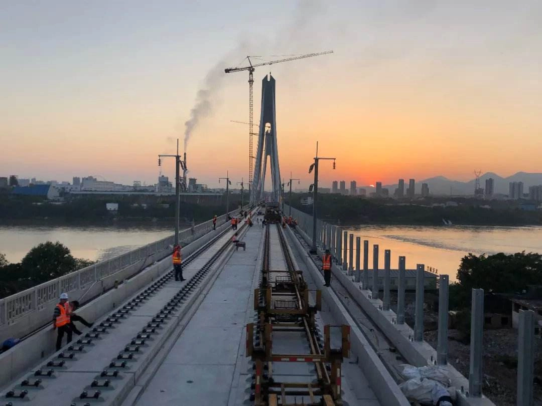 Projet d'approvisionnement en mat&eacute;riel de transport ferroviaire pour la section centrale de Nanchang du chemin de fer &agrave; grande vitesse Nanchang-Ganzhou